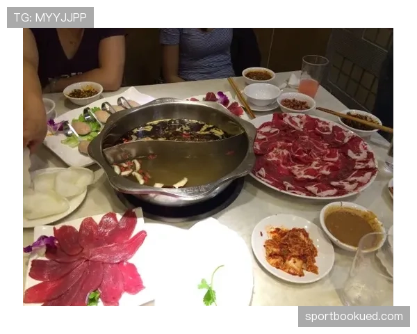 拉菲尼亚训练完顺手给队友点了人均2000的晚餐 拉菲尼亚训练完顺手给队友点了人均2000的晚餐
