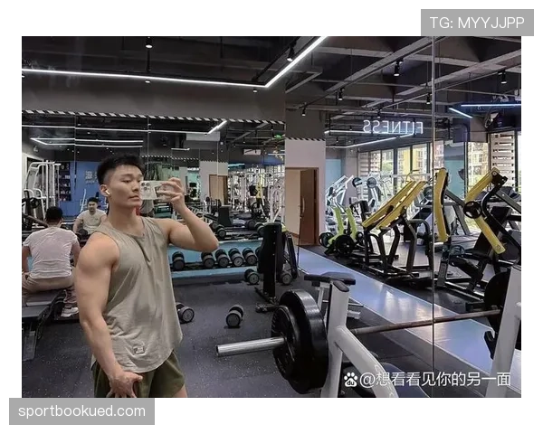 阿萨尔森又开始清晨五点健身,这日常普通人真的撑不住啊! 阿萨尔森又开始清晨五点健身,这日常普通人真的撑不住啊!